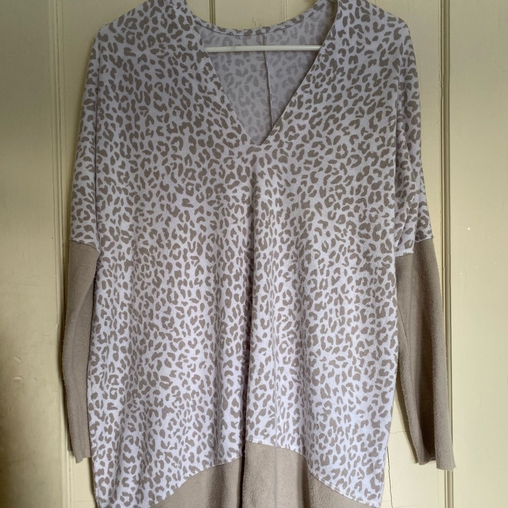 Super Soft Animal Print Tunic Top Sz M